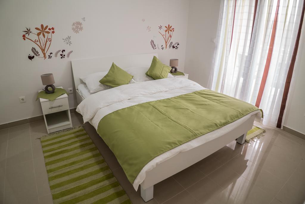 Apartments Malina Vir Luaran gambar